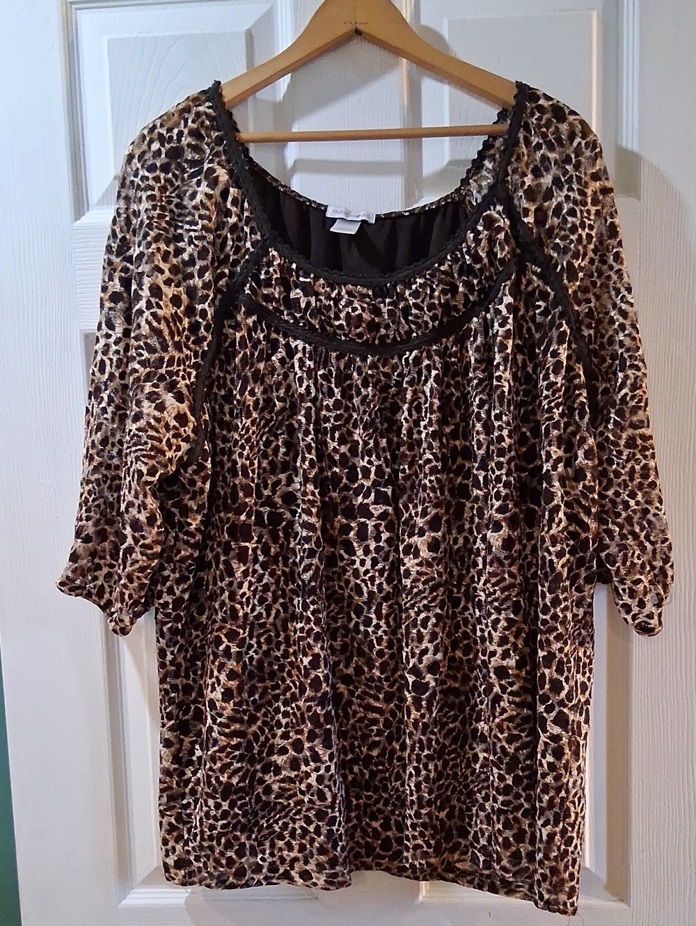 Leopard Print Lace Women's Blouse with Scoop Neck